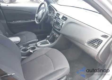 2014 Chrysler 200 Lx z USA, uszkodzony, nr VIN 1C3CCBAB7EN140741